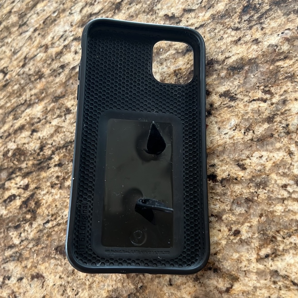 COPY - Loopy iPhone 11 leopard case. - Picture 2 of 2